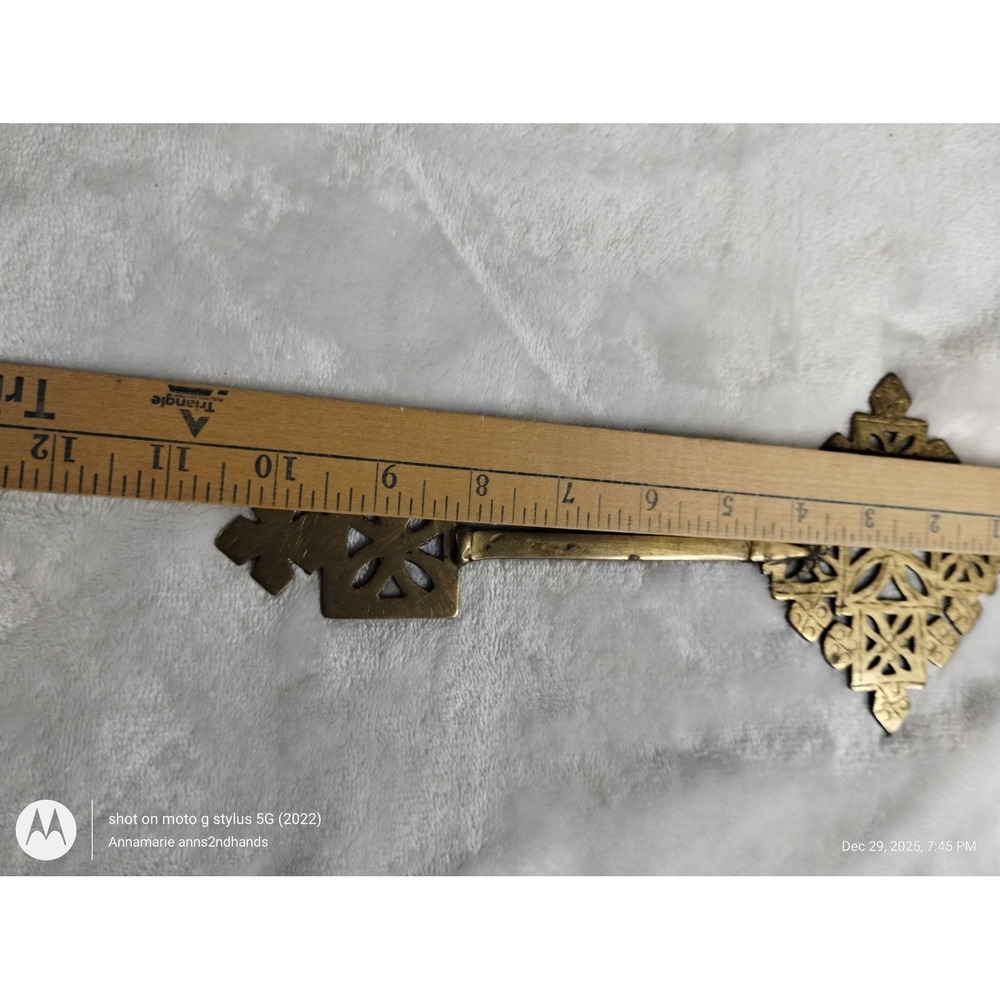 Vintage Brass Ornate Skeleton Key Wall Decor Gothic Medieval Style - Picture 9 of 10
